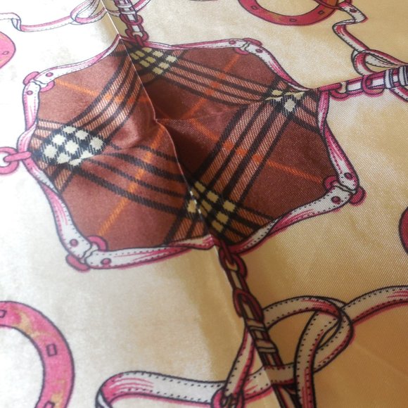 Vintage Scarf 19"x19" small square satin neckerchief red-tan-brown - Picture 5 of 6